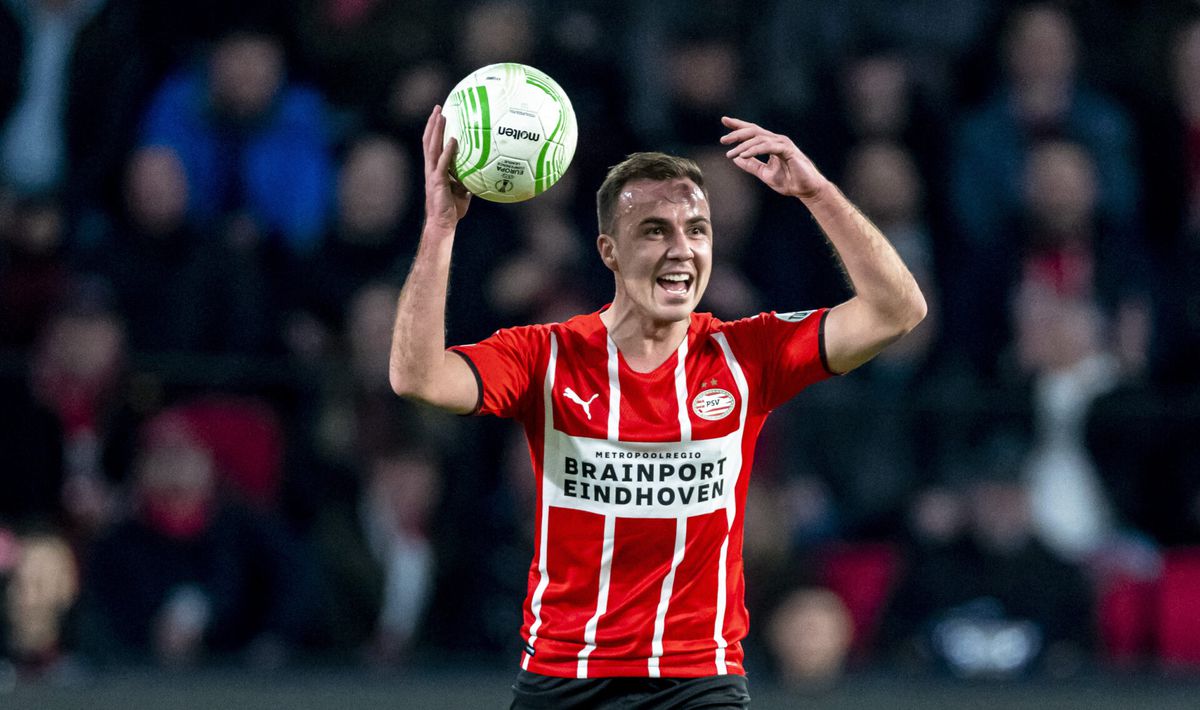 📸 | FC Dordrecht reageert geniaal op Götze-uitspraken Van der Gijp: 'Hij is een Schapekop'