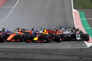 Verstappen is het wel een beetje zat: 'Aan sorry heb ik helemaal niets'