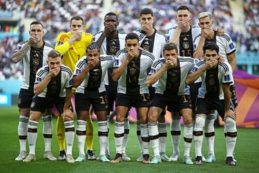 'Slechts 2 spelers van Duitsland stonden achter teamfoto-protest'