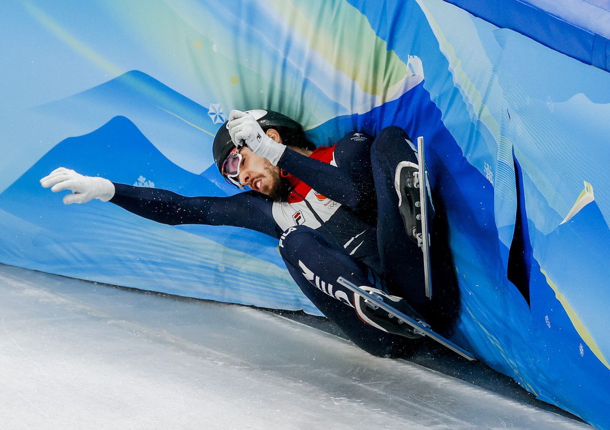 Shorttracker Hoogerwerf is na 1 dag al klaar op de Olympische Spelen: 'Dit hoort niet te gebeuren'