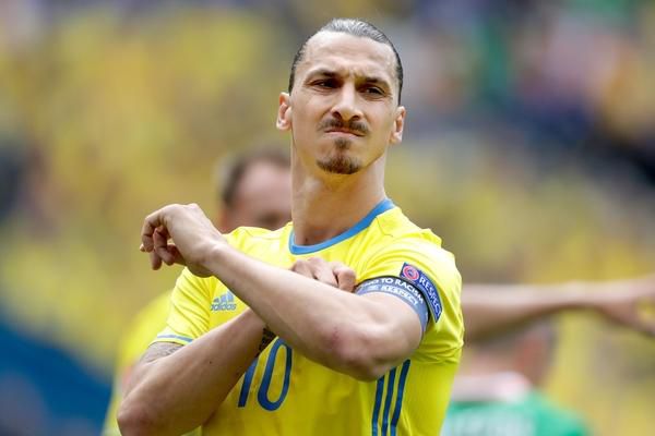 Zweden en Zlatan praten over terugkeer als international: 'Eerlijk gezegd mis ik de nationale ploeg'