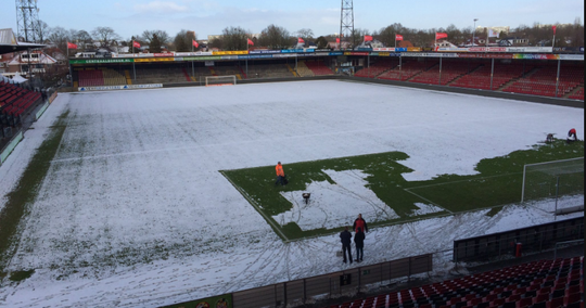 Sneeuwveld bij Go Ahead Eagles voorlopig 'veilig genoeg', om half 5 nieuwe keuring