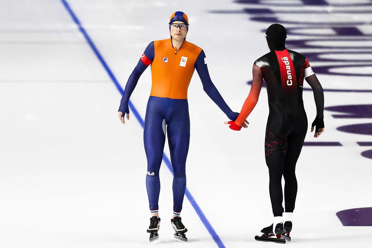 Sven Kramer schaatst op training Bergsma én Bloemen aan gort