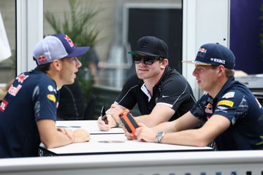 Emotioneel eerbetoon Red Bull-junior aan Jules Bianchi in fatale bocht Suzuka (foto's)