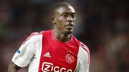 Charlton verlost Ajax van Sanogo