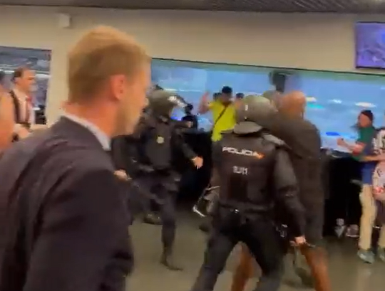 🎥​ | 6 Feyenoord-fans opgepakt in Madrid na vechtpartij in VIP-box van stadion