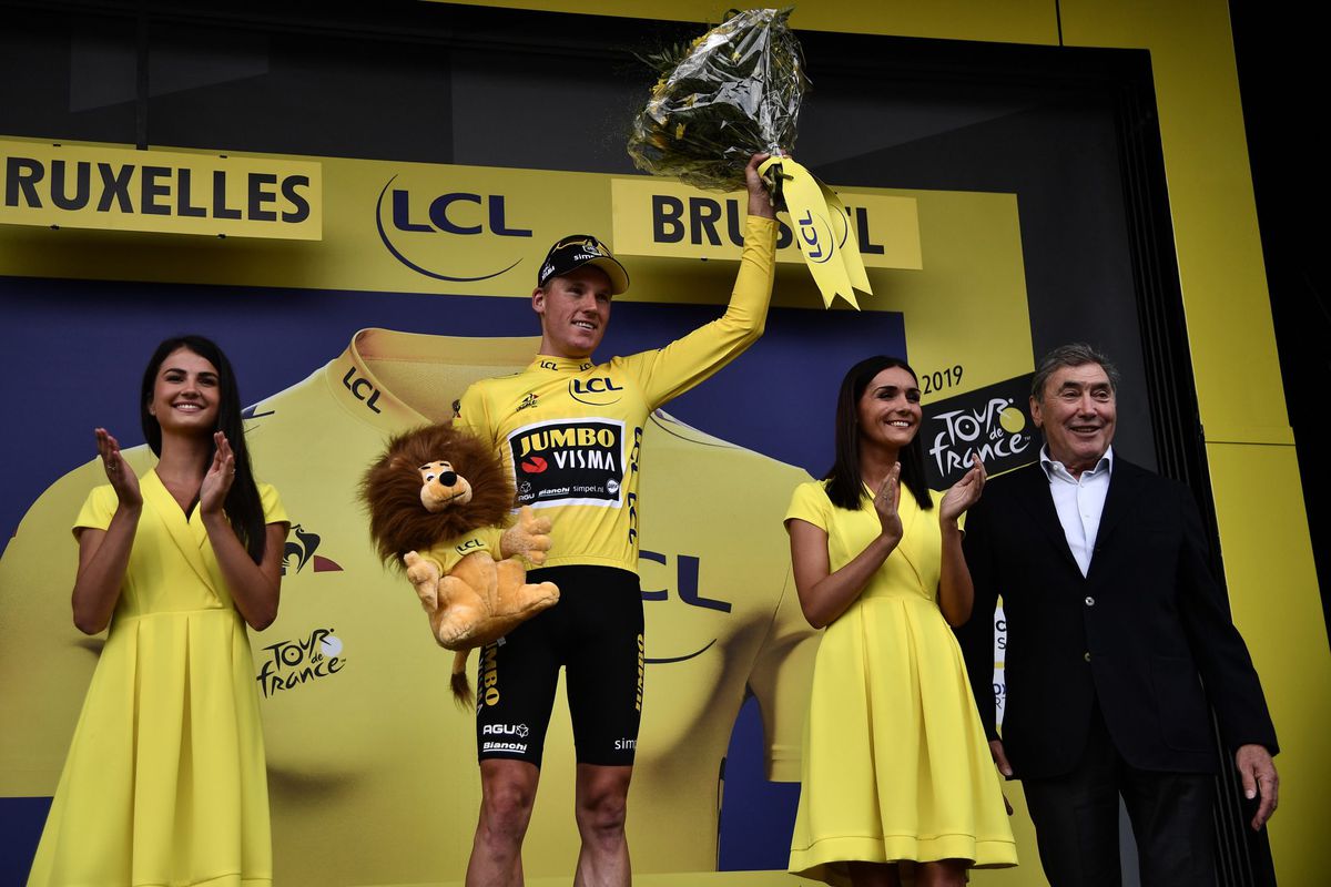 Mike Teunissen verrast iedereen met ritzege EN gele trui in 1e etappe Tour de France