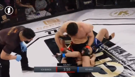 🎥 | MMA'er bijna tussen 6 plankjes na GESTOORD gevecht