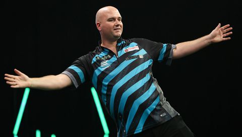Rob Cross toont specialiteit: Voltage wint in halve finale Grand Slam of Darts van Stephen Bunting