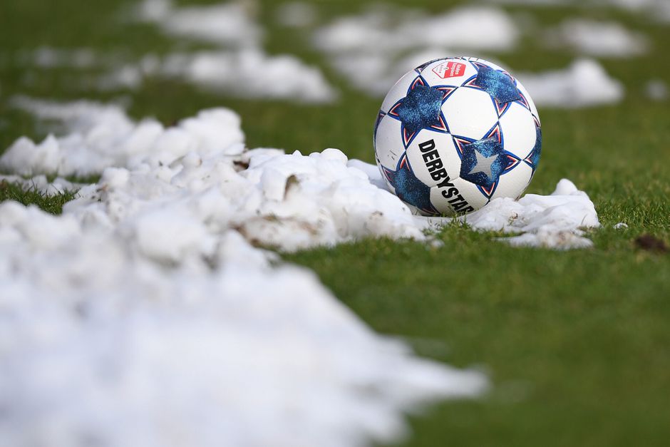 🥶 | Sneeuw en harde velden: deze KKD-duels zijn vrijdag afgelast