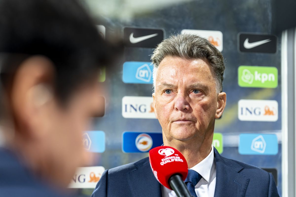 Louis van Gaal verrast met oude bekende en nieuwe rechtsback in voorselectie Oranje