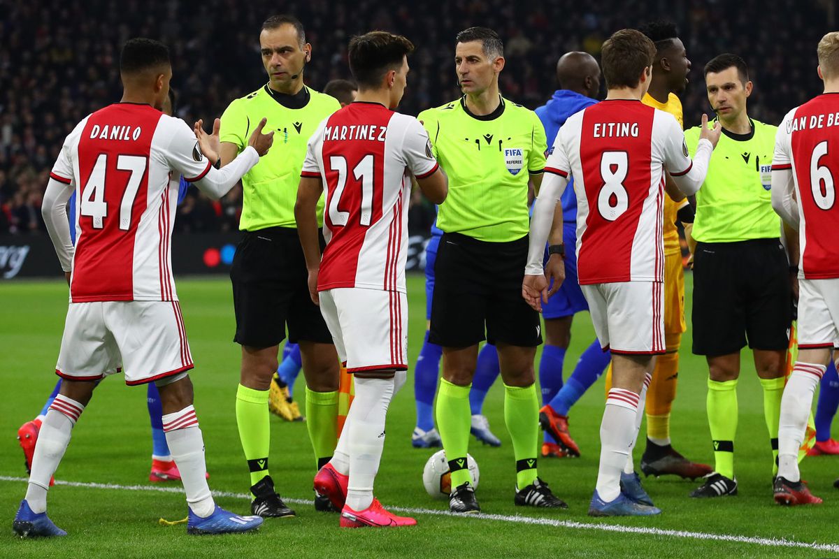 Dit is waarom de Ajax-spelers tegen Utrecht geen handjes schudden