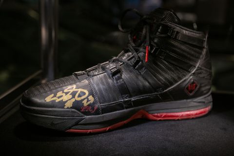 Basketbalschoenen uit Netflix-serie 'Last Dance' leveren recordbedrag van 2,2 miljoen dollar op