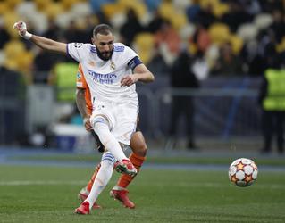 Weer een voetballer de bak in? Karim Benzema kan 5 jaar gevangenisstraf krijgen voor sekstape-afpersing