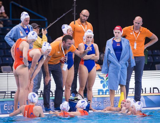 Waterpolosters slopen Duitsland