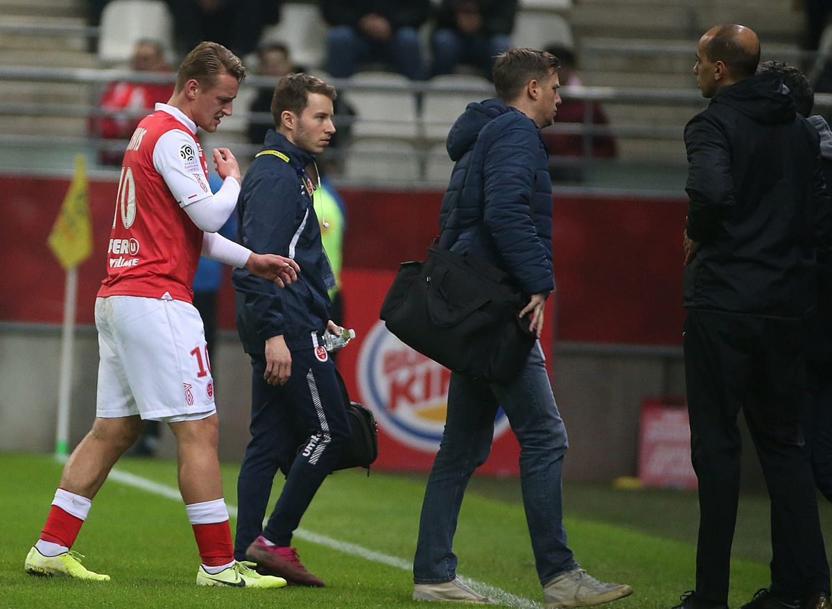 Sierhuis spreekt over clubarts van Stade Reims die zelfmoord pleegde: 'Hele grote shock'