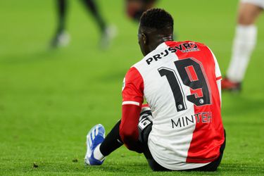 Teleurstelling voor Feyenoord: Yankuba Minteh voor meerdere weken aan de kant met spierblessure