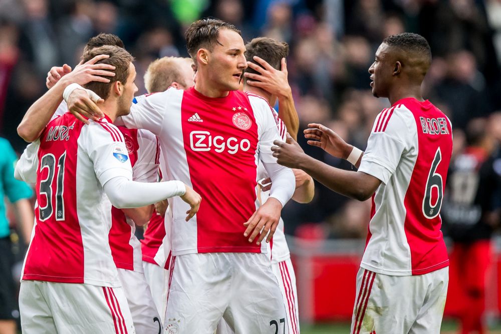 Bizar: Ajax in 2016 de enige ongeslagen club van Europa