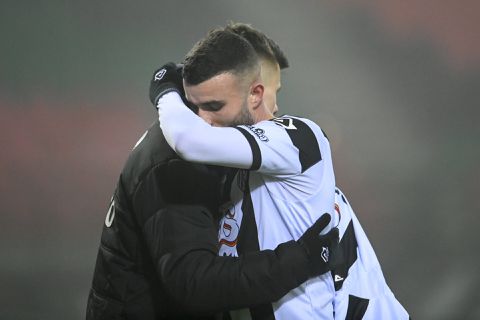 Heracles gaat praten met supporters die boos zijn over terugkeer Rai Vloet