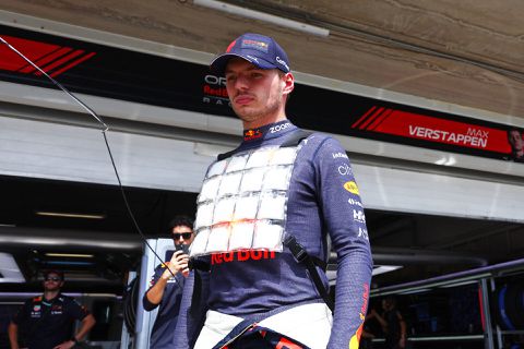 Sportmedia veroordelen oncollegiale actie Verstappen: ‘Volgend jaar heeft hij Pérez weer nodig’