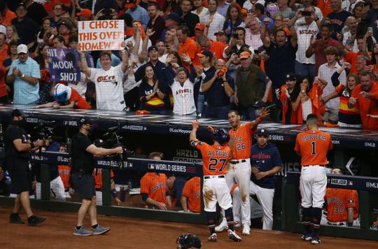 Honkballers Houston Astros komen op gelijke hoogte met Atlanta Braves