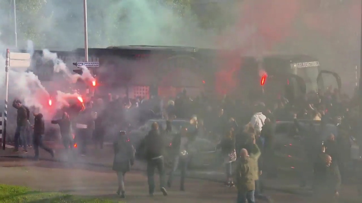 Feyenoorders worden als kampioenen onthaald bij De Kuip (video)