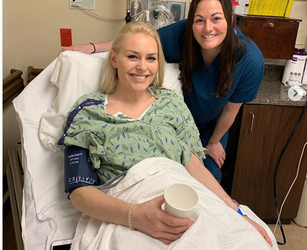 Lindsey Vonn deelt gore foto van haar been tijdens operatie