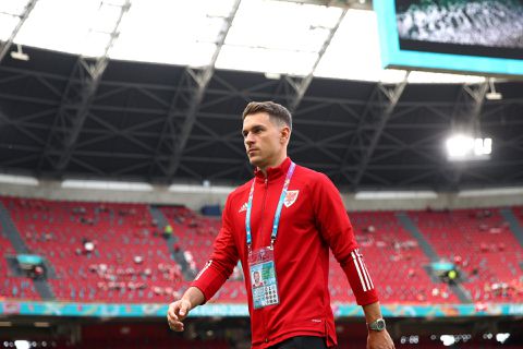 Dit zijn de opstellingen van Wales en Denemarken