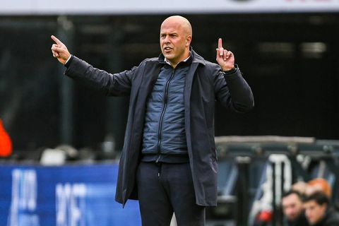 Feyenoordtrainer Arne Slot verveelde zich in 2e helft: 'Was wachten tot scheids affloot'