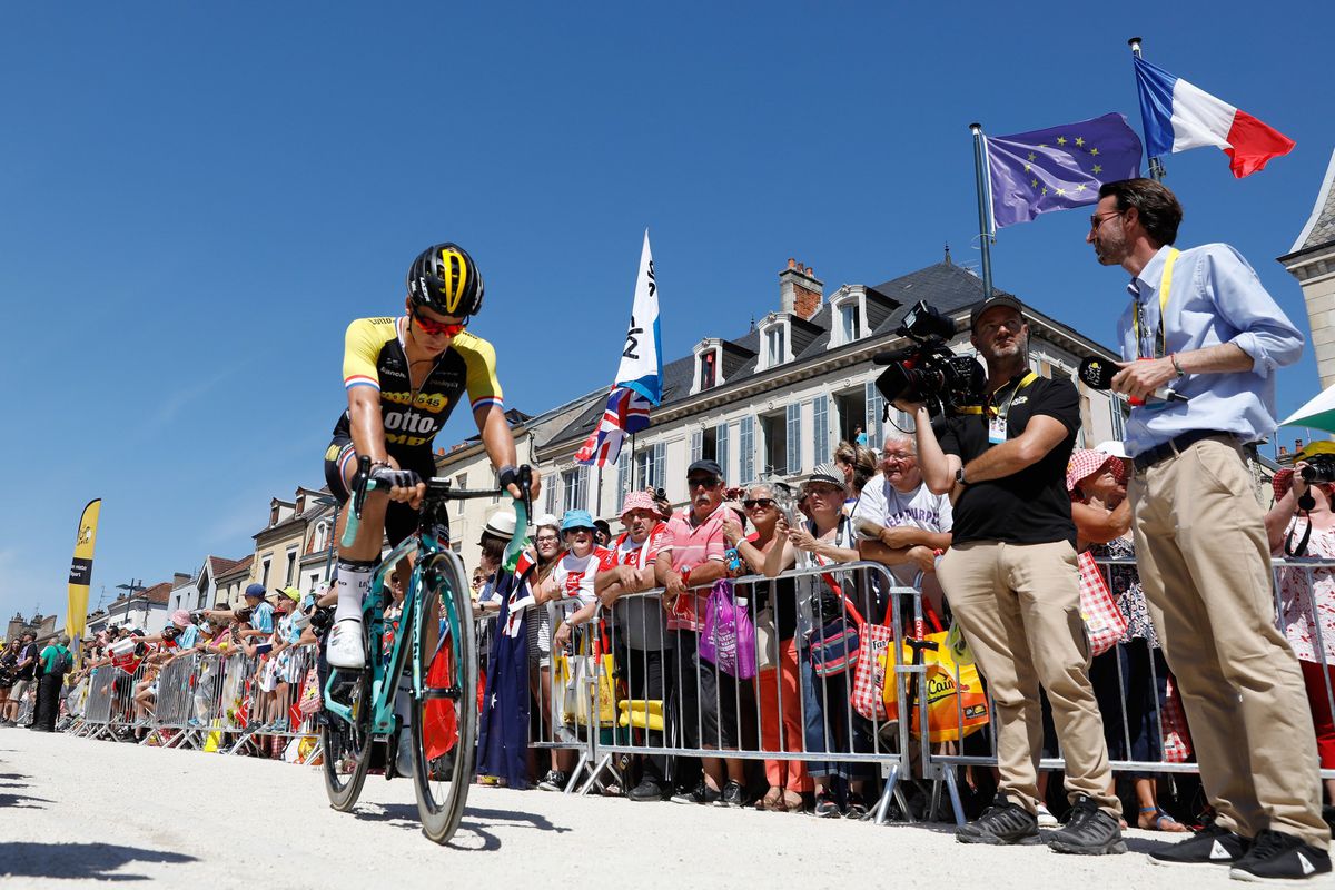 Team LottoNL-Jumbo fietst in eerste Tour-week bijna 13 duizend euro bij elkaar