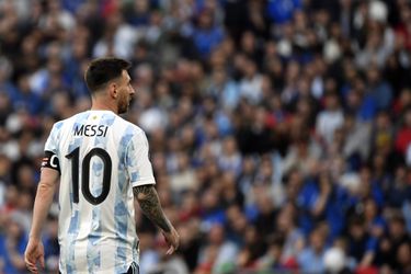 Lionel Messi rolt Estland helemaal op met 5(!) goals