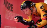 'Wielrenner Rohan Dennis verdacht van doodslag: vrouw werd meegesleurd over straat' featured image