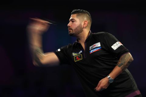 Ontketende Dave Chisnall sloopt Jelle Klaasen in de 2e ronde van Belgian Darts Open