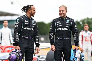 Lewis Hamilton over vertrek Valtteri Bottas bij Mercedes: 'Beste ploeggenoot geweest'