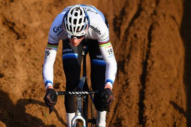 Van der Poel is Van Aert weer te slim af in Heusden-Zolder