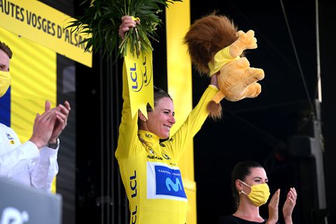 Annemiek van Vleuten na machtsovername in Tour de France Femmes: 'Eerst vond ik gele trui bij mannen horen'