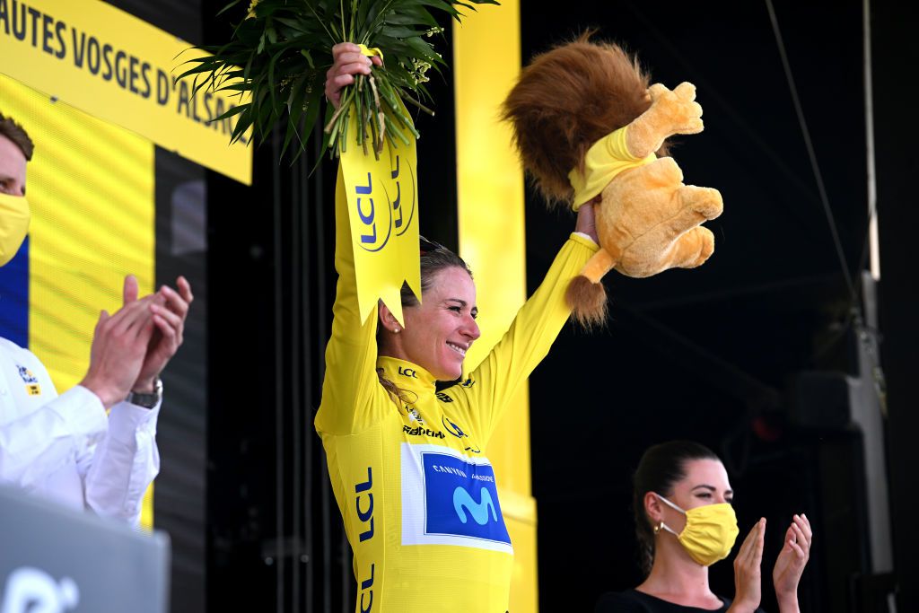Annemiek van Vleuten na machtsovername in Tour de France Femmes: 'Eerst vond ik gele trui bij mannen horen'