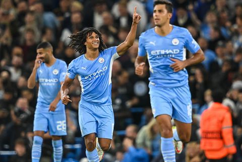 🎥 | Goal van Aké tegen Leipzig was een emotionele: 'Een paar minuten later overleed hij'