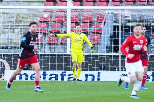 Johan Derksen gaat niet mee in keepers-hype: 'Ik vind het maar hele eenvoudige keepertjes'