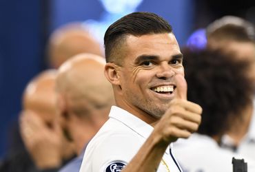 Pepe zegt Real Madrid na 10 jaar vaarwel