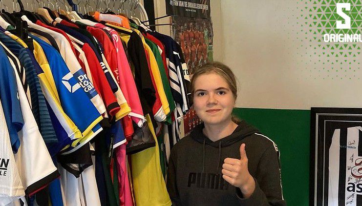 Fleur (16) heeft nu al een vettere verzameling voetbalshirtjes dan jij: 'Maar liever niets van Ajax'