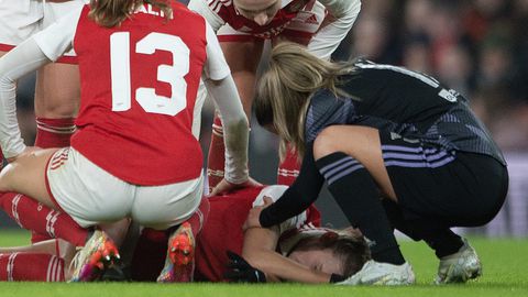 Domper voor Vivianne Miedema: Oranje Leeuwin zwaar geblesseerd naar de kant