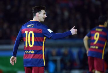 Messi draait bal binnen vanuit onmogelijke hoek (video)