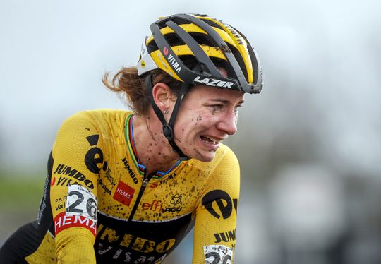 🎥 | Marianne Vos verslaat wereldkampioene Lucinda Brand en wint voor 7e keer NK veldrijden