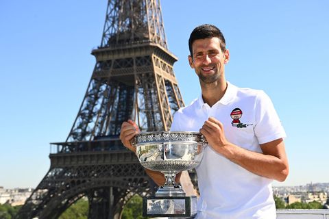 Frankrijk schaft vaccinatiepas af en dus mag Djokovic meedoen aan Roland Garros