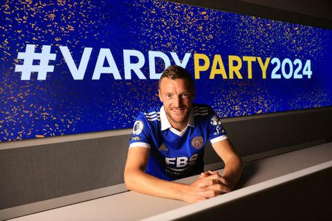 Goaltjesdief Jamie Vardy verlengt bij Leicester City: 'Dat is mijn taak hier'