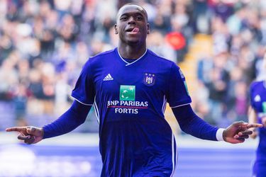 Anderlecht wint ruim en komt dichter bij Club Brugge (video)