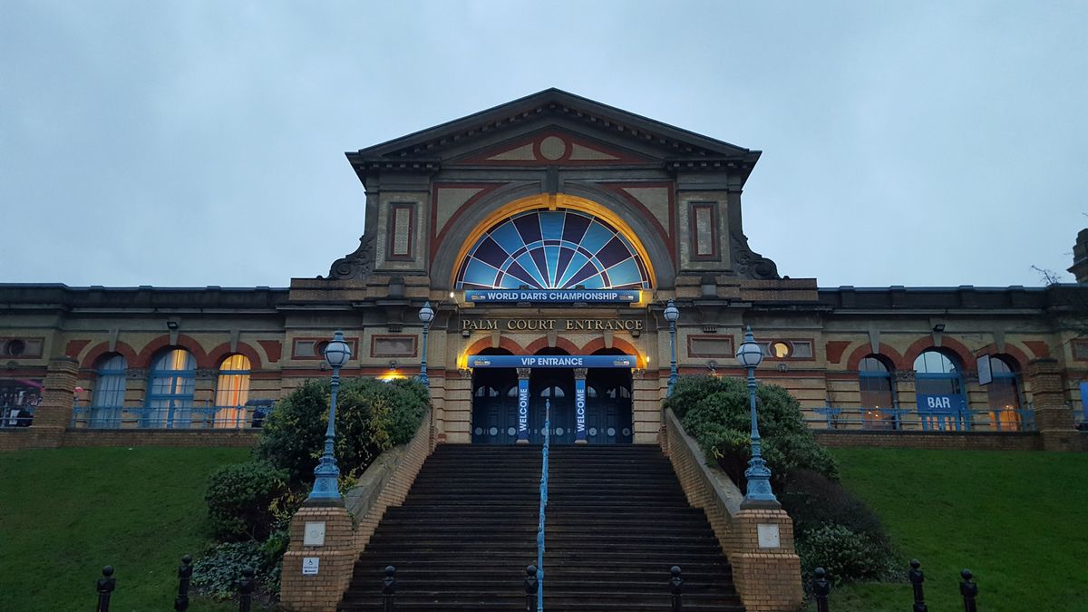 Een exclusief kijkje in Ally Pally, het podium van de WK Darts (video)