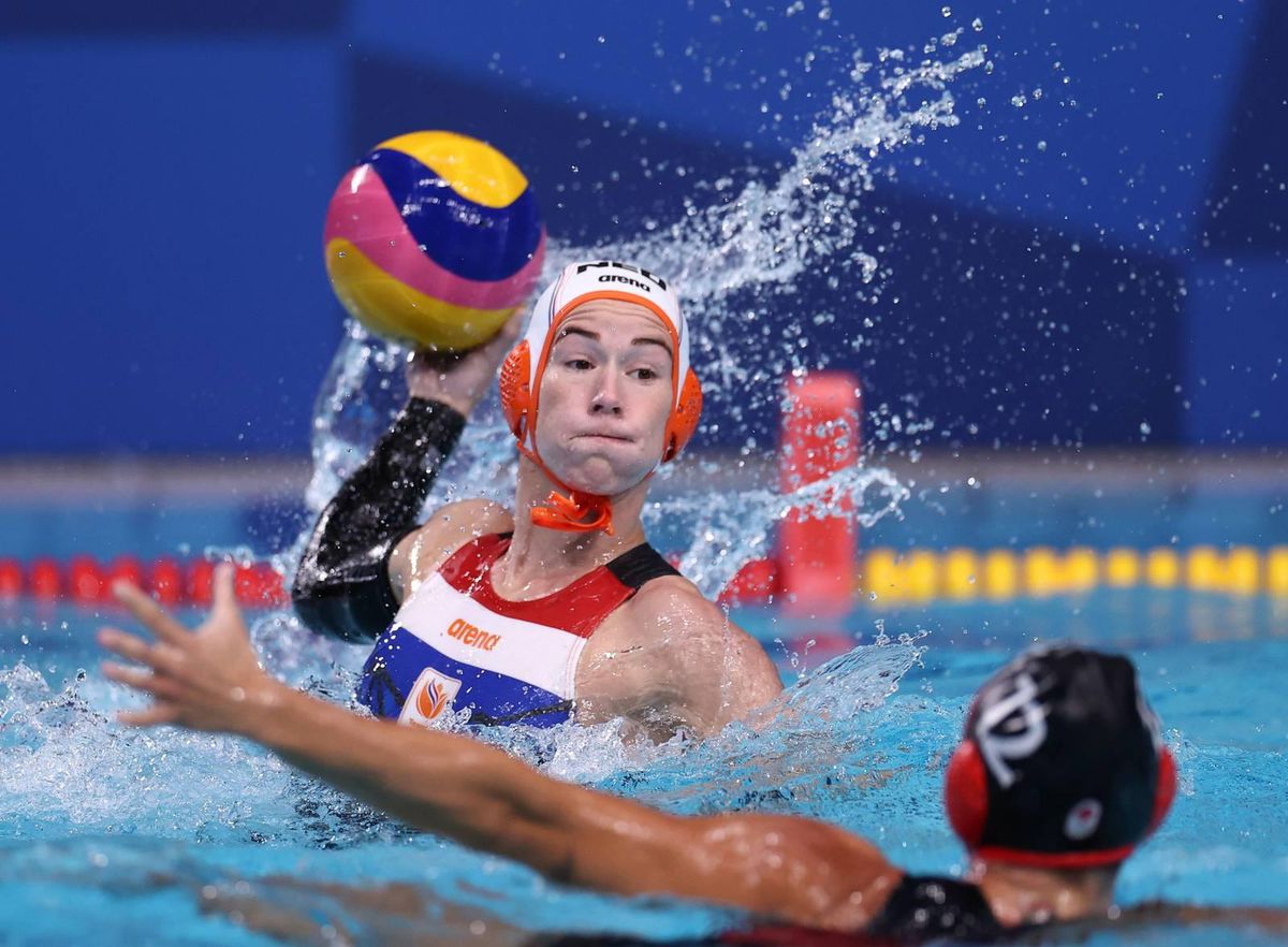 Waterpolosters verslaan ook Canada en barsten van het zelfvertrouwen voor kwartfinale