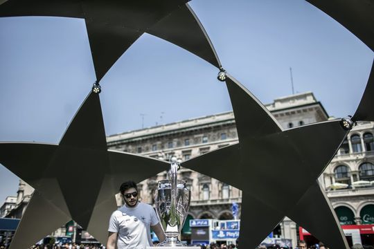 Terreurdreiging in Milaan: honderden fans moeten trein uit